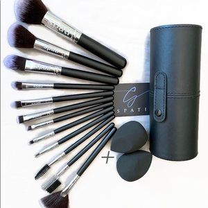 Makeup brushes